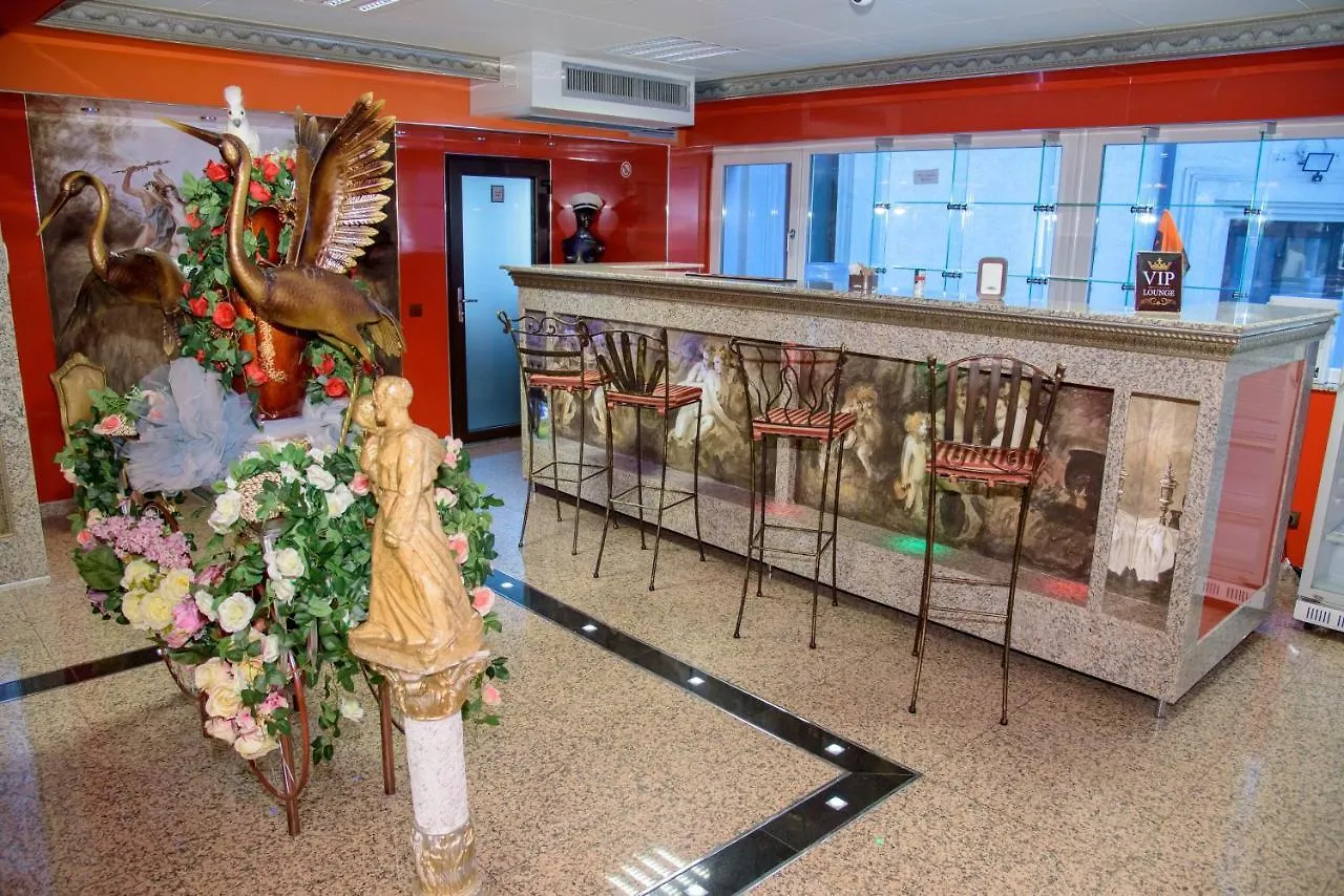 Best Deal City Break At Grand Pier Boutique Villa With One Day Free Welcome Breakfast Only For King Deluxe Rooms And Bookings For Minimum 4 Nights 布加勒斯特 0*,