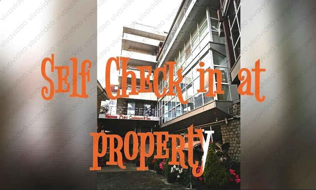 Grand Pier Boutique Villa 4 Star Accomodation Luxury Rooms With Boutique Hystorical Decor And Desing For All Rooms, With Italian Breakfast On The House For King Deluxe Bookings More Than 4 Nights Stays Βουκουρέστι 0*,  Ρουμανία
