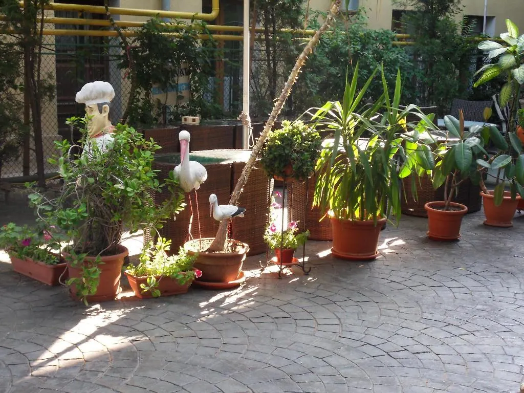 Grand Pier Boutique Villa 4 Star Accomodation Luxury Rooms With Boutique Hystorical Decor And Desing For All Rooms, With Italian Breakfast On The House For King Deluxe Bookings More Than 4 Nights Stays Βουκουρέστι