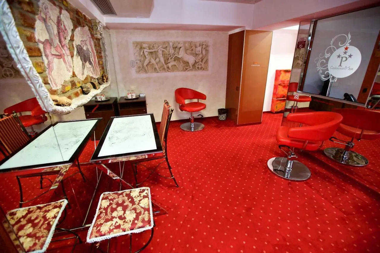 Grand Pier Boutique Villa 4 Star Accomodation Luxury Rooms With Boutique Hystorical Decor And Desing For All Rooms, With Italian Breakfast On The House For King Deluxe Bookings More Than 4 Nights Stays Βουκουρέστι