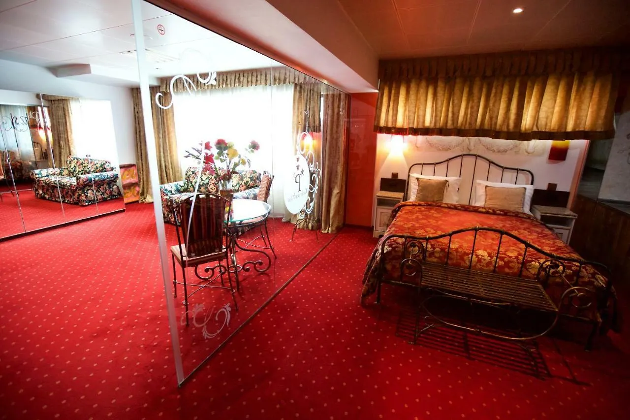 Best Deal City Break At Grand Pier Boutique Villa With One Day Free Welcome Breakfast Only For King Deluxe Rooms And Bookings For Minimum 4 Nights România