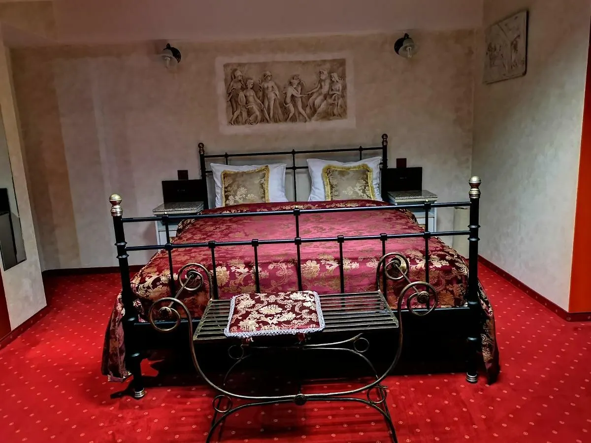 Best Deal City Break At Grand Pier Boutique Villa With One Day Free Welcome Breakfast Only For King Deluxe Rooms And Bookings For Minimum 4 Nights România