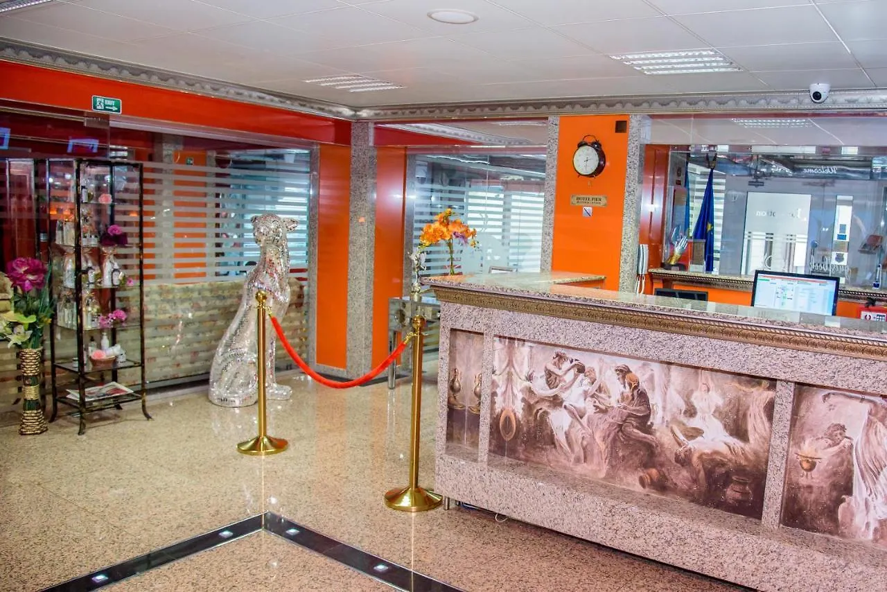 Grand Pier Boutique Villa 4 Star Accomodation Luxury Rooms With Boutique Hystorical Decor And Desing For All Rooms, With Italian Breakfast On The House For King Deluxe Bookings More Than 4 Nights Stays Bukareszt